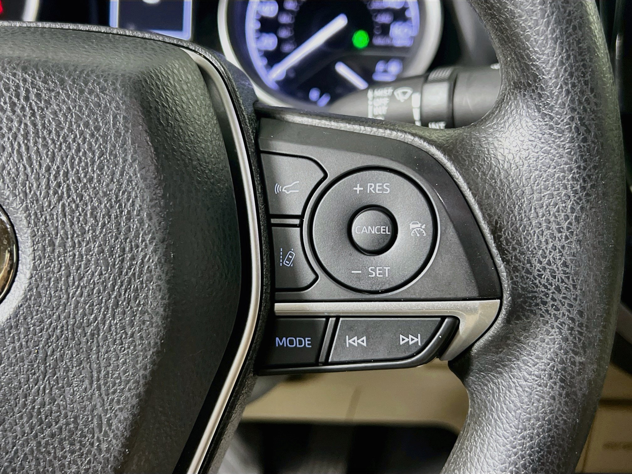 Used 2024 Toyota Camry LE w/ Convenience Package FWD image 19