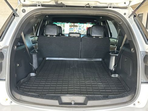 Used 2016 Ford Explorer XLT image 30