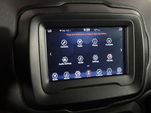 Used 2018 Jeep Renegade Limited image 35