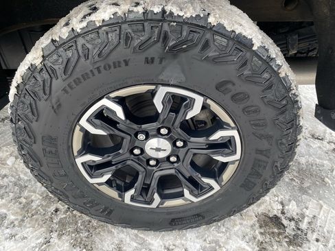 Used 2022 Chevrolet Silverado 1500 ZR2 w/ Technology Package image 31