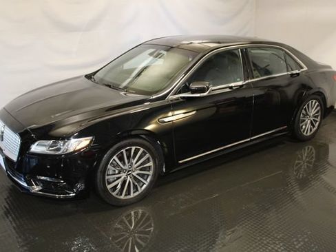 Used 2017 Lincoln Continental Select FWD image 2