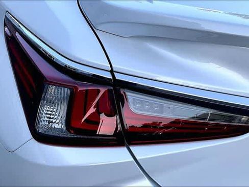 Used 2025 Lexus ES 350 w/ Premium Package FWD image 23
