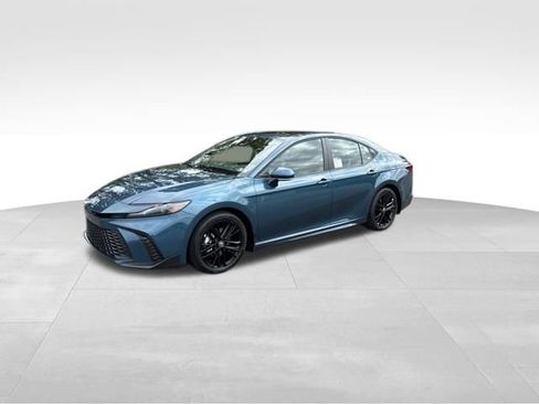 New 2026 Toyota Camry SE image 1