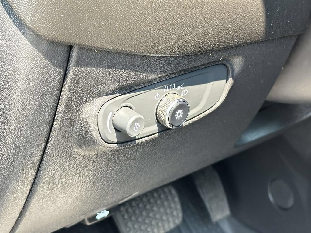 Used 2023 Chevrolet Equinox LT AWD/4WD image 15