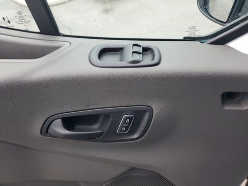 Used 2024 Ford Transit 350 XLT image 28