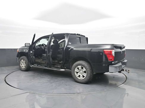Used 2017 Nissan Titan SV AWD/4WD image 40