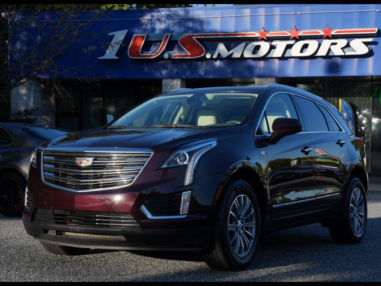 Used 2018 Cadillac XT5 Luxury w/ Driver Awareness Package FWD image 1