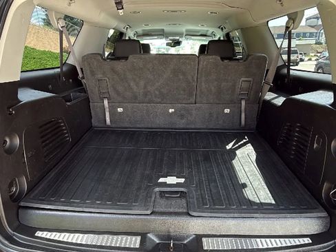 Used 2016 Chevrolet Suburban LT image 32