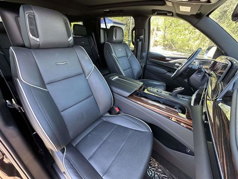 Certified 2024 Cadillac Escalade Premium Luxury w/ Performance Package image 29