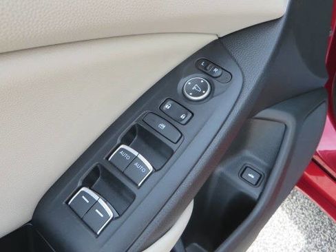 Used 2019 Honda Accord Hybrid image 18