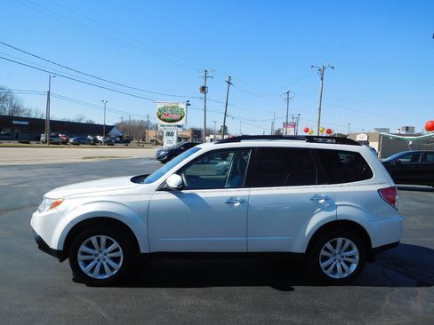 Used 2012 Subaru Forester 2.5X Premium w/ All-Weather Pkg image 5