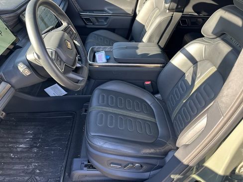 Used 2022 Rivian R1S Launch Edition image 9