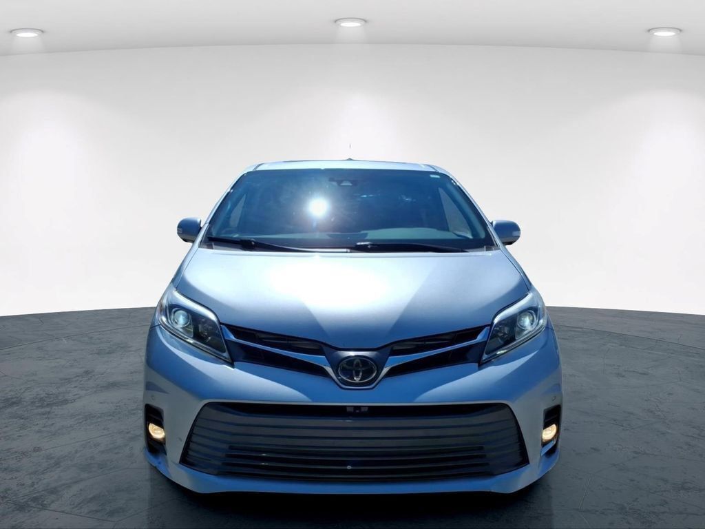 Used 2020 Toyota Sienna Limited Premium FWD image 3