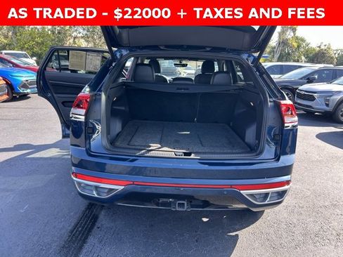 Used 2020 Volkswagen Atlas Cross Sport SE w/ Panoramic Sunroof Package image 16
