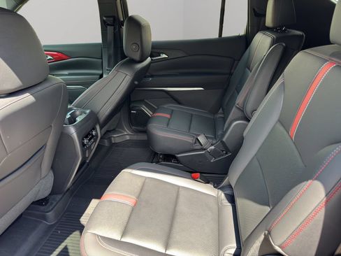 Used 2024 Chevrolet Traverse RS w/ LPO, Floor Liner Package AWD/4WD image 18