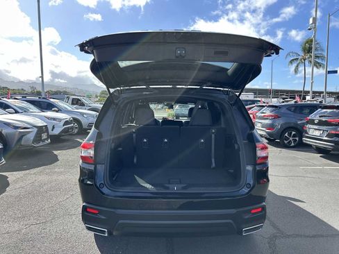 Used 2025 Honda Pilot Sport image 18