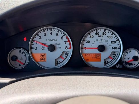 Used 2014 Nissan Frontier PRO-4X w/ Pro-4x Graphics Package AWD/4WD image 13
