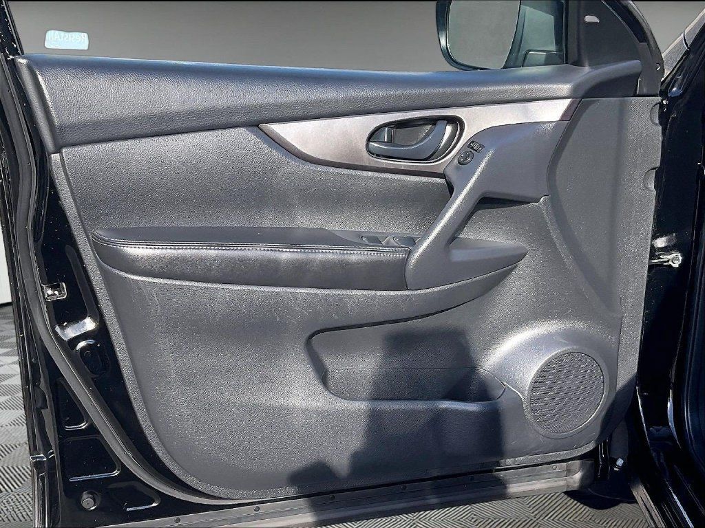 Used 2019 Nissan Rogue Sport S w/ Appearance Package AWD/4WD image 9