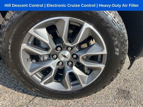Used 2025 Chevrolet Silverado 1500 RST AWD/4WD image 9