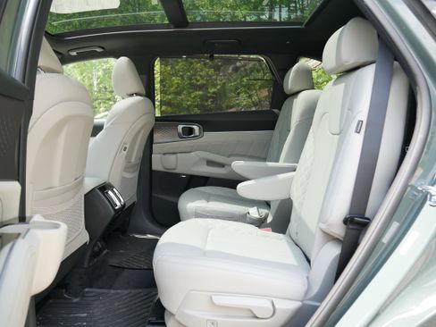 Certified 2025 Kia Sorento SX Prestige AWD/4WD image 16
