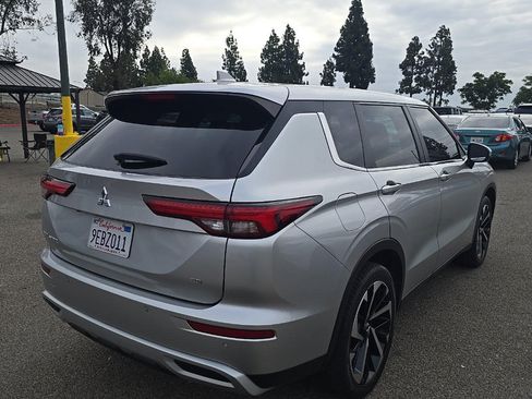 Used 2022 Mitsubishi Outlander SE FWD image 4
