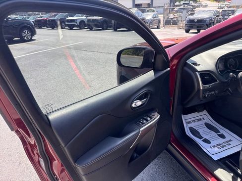 Used 2021 Jeep Cherokee Latitude Lux 80th Anniv w/ Quick Order Package 26U 80TH AWD/4WD image 10