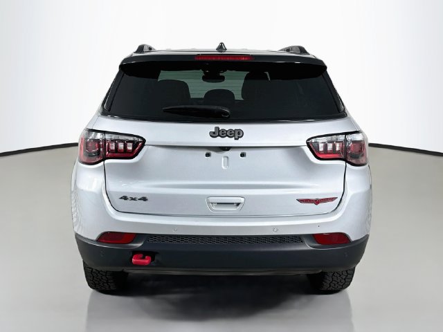 Used 2025 Jeep Compass Trailhawk AWD/4WD image 6