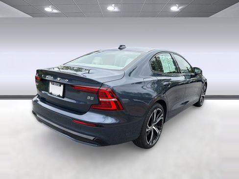 Used 2024 Volvo S60 B5 Core w/ Climate Package FWD image 9