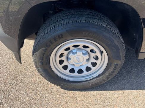 Used 2024 Chevrolet Colorado W/T image 8