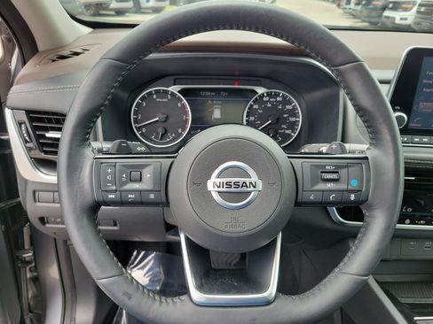 Used 2021 Nissan Rogue SV w/ Premium Package FWD image 21