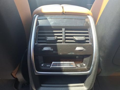 Used 2024 BMW X7 xDrive40i AWD/4WD image 18