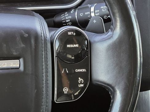 Used 2020 Land Rover Range Rover HSE image 13