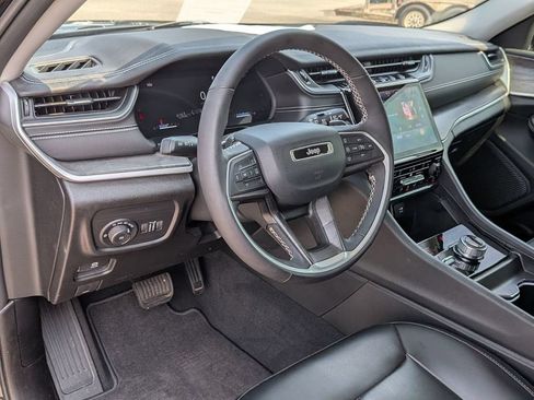 Used 2024 Jeep Grand Cherokee L Limited AWD/4WD image 33