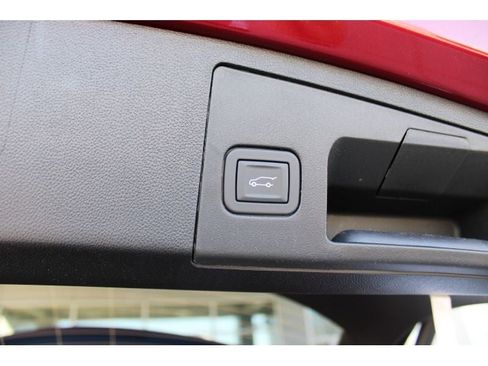 New 2025 Cadillac XT4 Premium Luxury w/ Cold Weather Package image 21