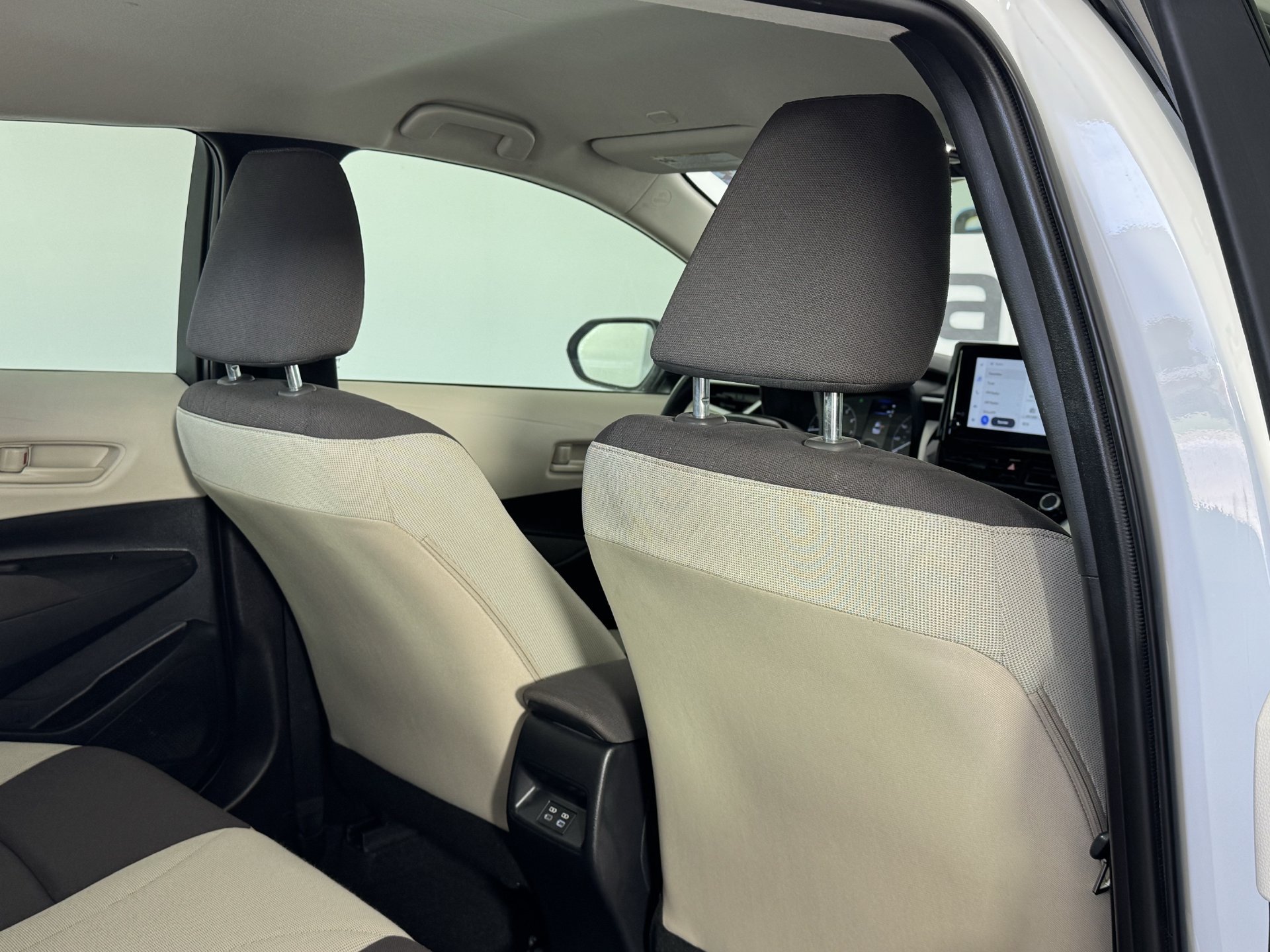 Used 2025 Toyota Corolla LE FWD image 19