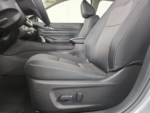 Used 2024 Nissan Altima 2.5 SV FWD image 28