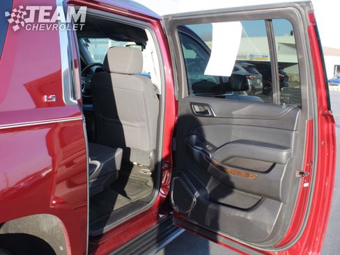 Used 2016 Chevrolet Suburban LS image 22