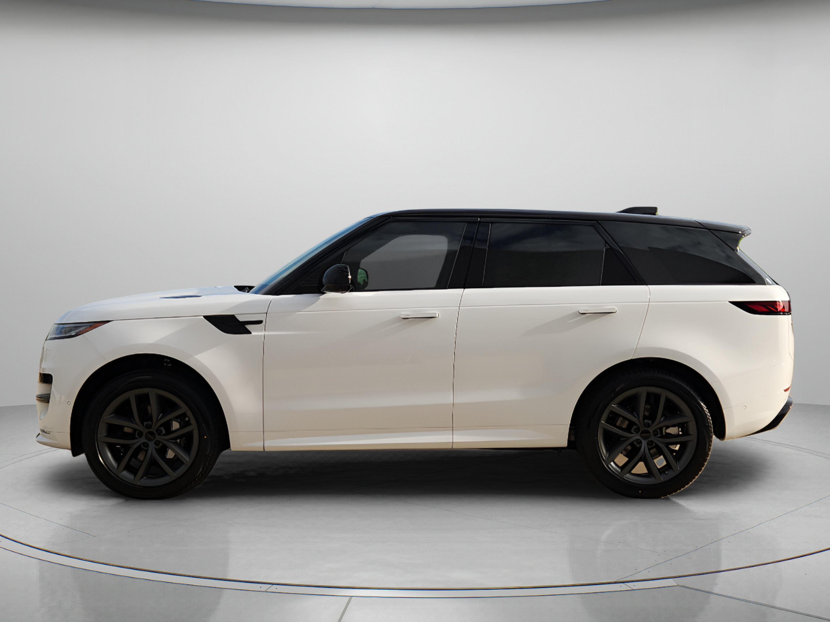 New 2026 Land Rover Range Rover Sport Dynamic SE AWD/4WD image 2