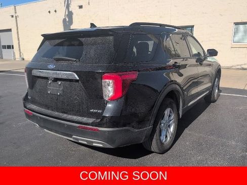 Used 2023 Ford Explorer XLT w/ Equipment Group 202A AWD/4WD image 8