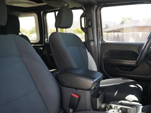 Used 2021 Jeep Wrangler Unlimited Sport AWD/4WD image 15