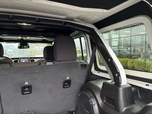 Used 2021 Jeep Wrangler Unlimited Sport image 25