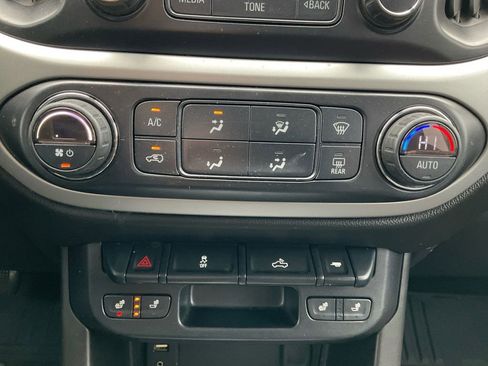 Used 2015 Chevrolet Colorado LT w/ Luxury Package image 20