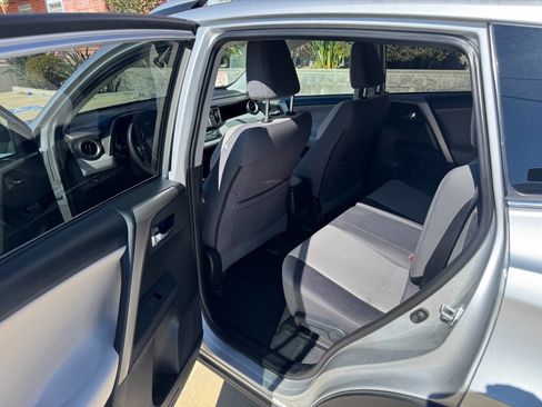 Used 2015 Toyota RAV4 XLE FWD image 9