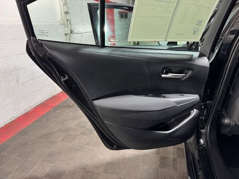 Used 2021 Toyota Corolla LE image 10