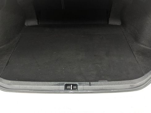 Used 2019 Toyota Camry LE image 23