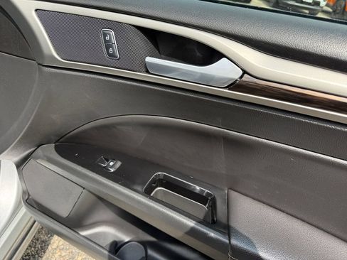 Used 2015 Ford Fusion SE w/ Equipment Group 202A FWD image 39
