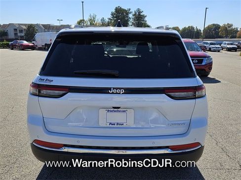 New 2025 Jeep Grand Cherokee Laredo X image 10