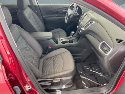 Used 2020 Chevrolet Equinox LT w/ Driver Convenience Package image 29