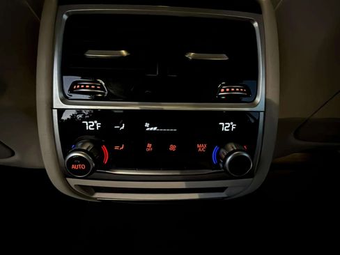 Used 2016 BMW 740i image 38