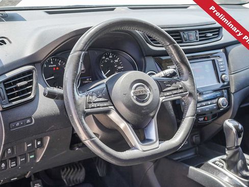 Used 2018 Nissan Rogue SV w/ Premium Package AWD/4WD image 15